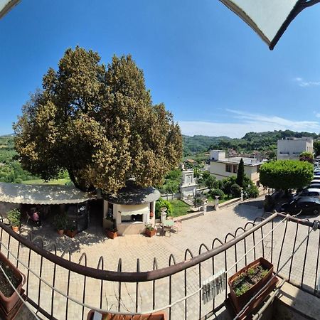 Apartmán La Casa In Piazza Toffia Exteriér fotografie
