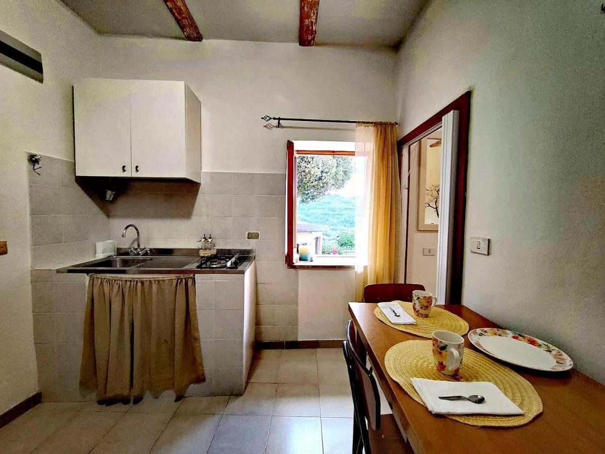 Apartmán La Casa In Piazza Toffia Exteriér fotografie