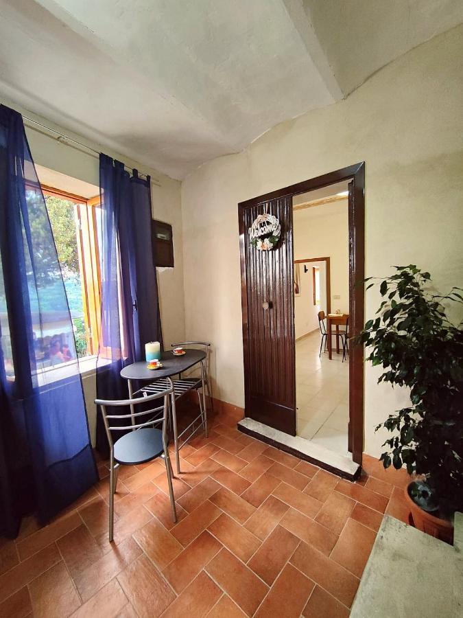 Apartmán La Casa In Piazza Toffia Exteriér fotografie