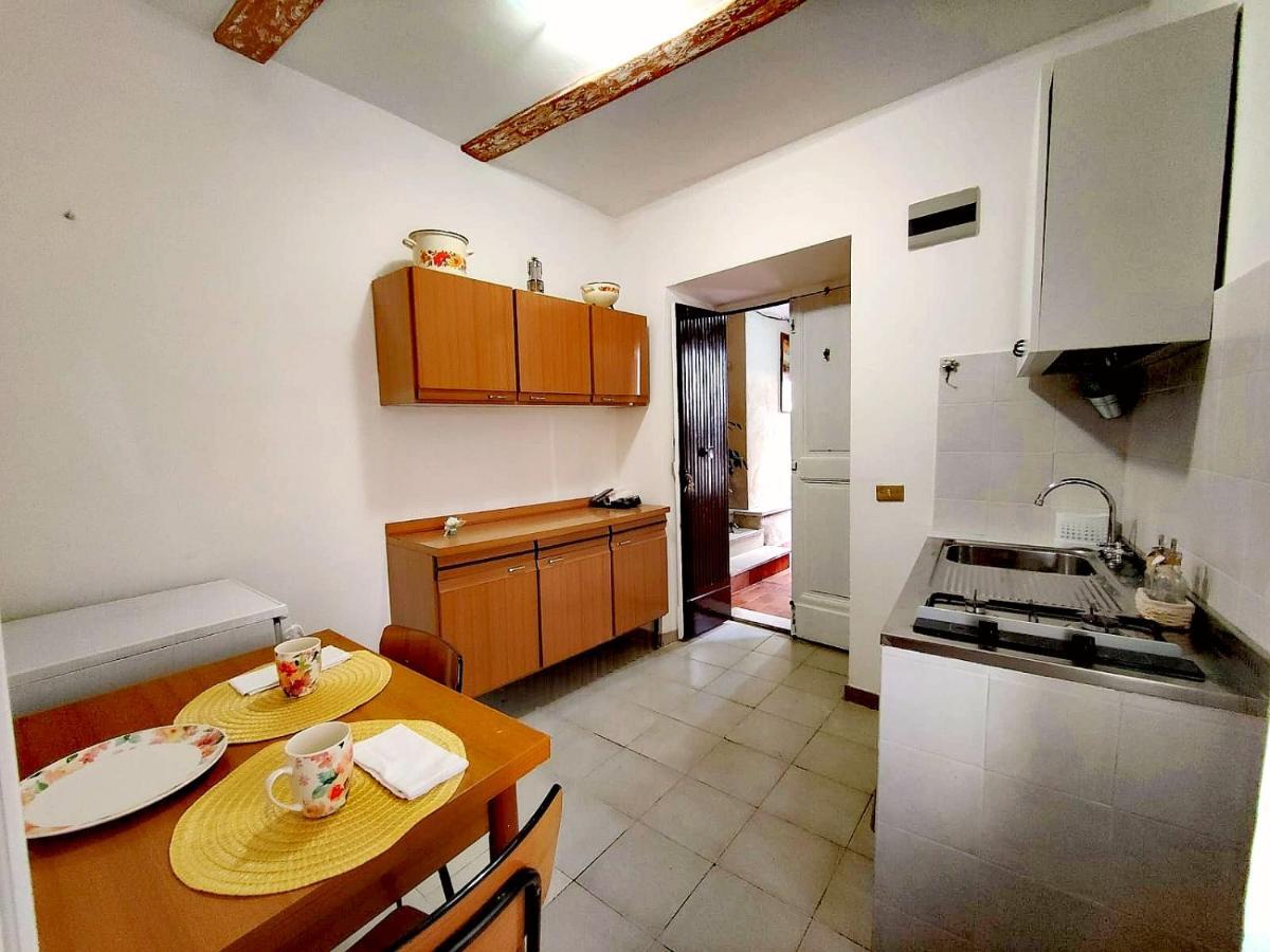 Apartmán La Casa In Piazza Toffia Exteriér fotografie