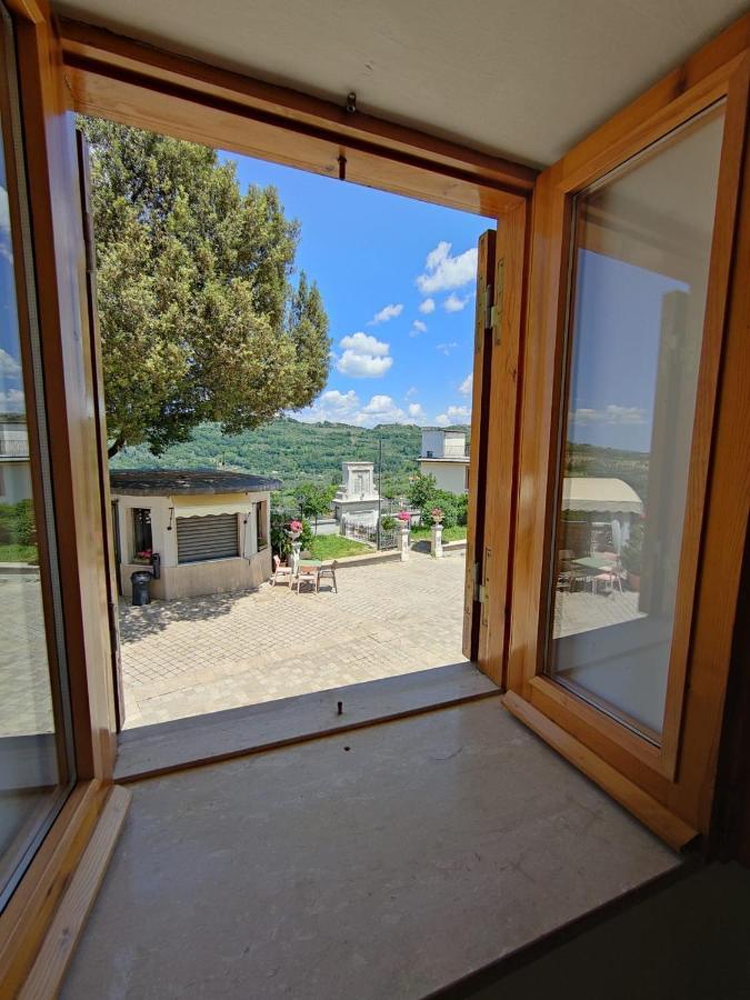 Apartmán La Casa In Piazza Toffia Exteriér fotografie