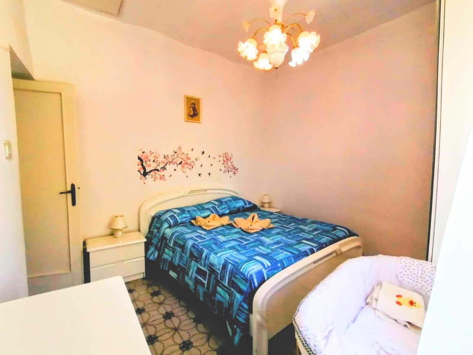 Apartmán La Casa In Piazza Toffia Exteriér fotografie