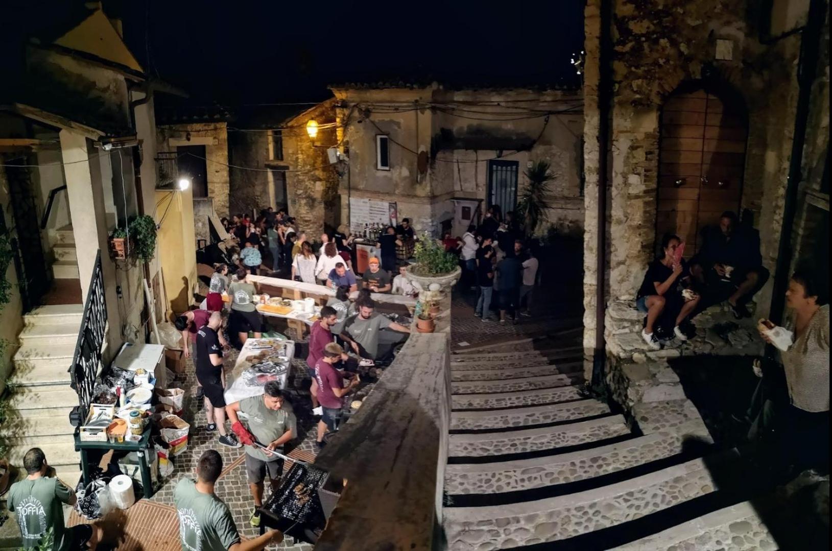 Apartmán La Casa In Piazza Toffia Exteriér fotografie