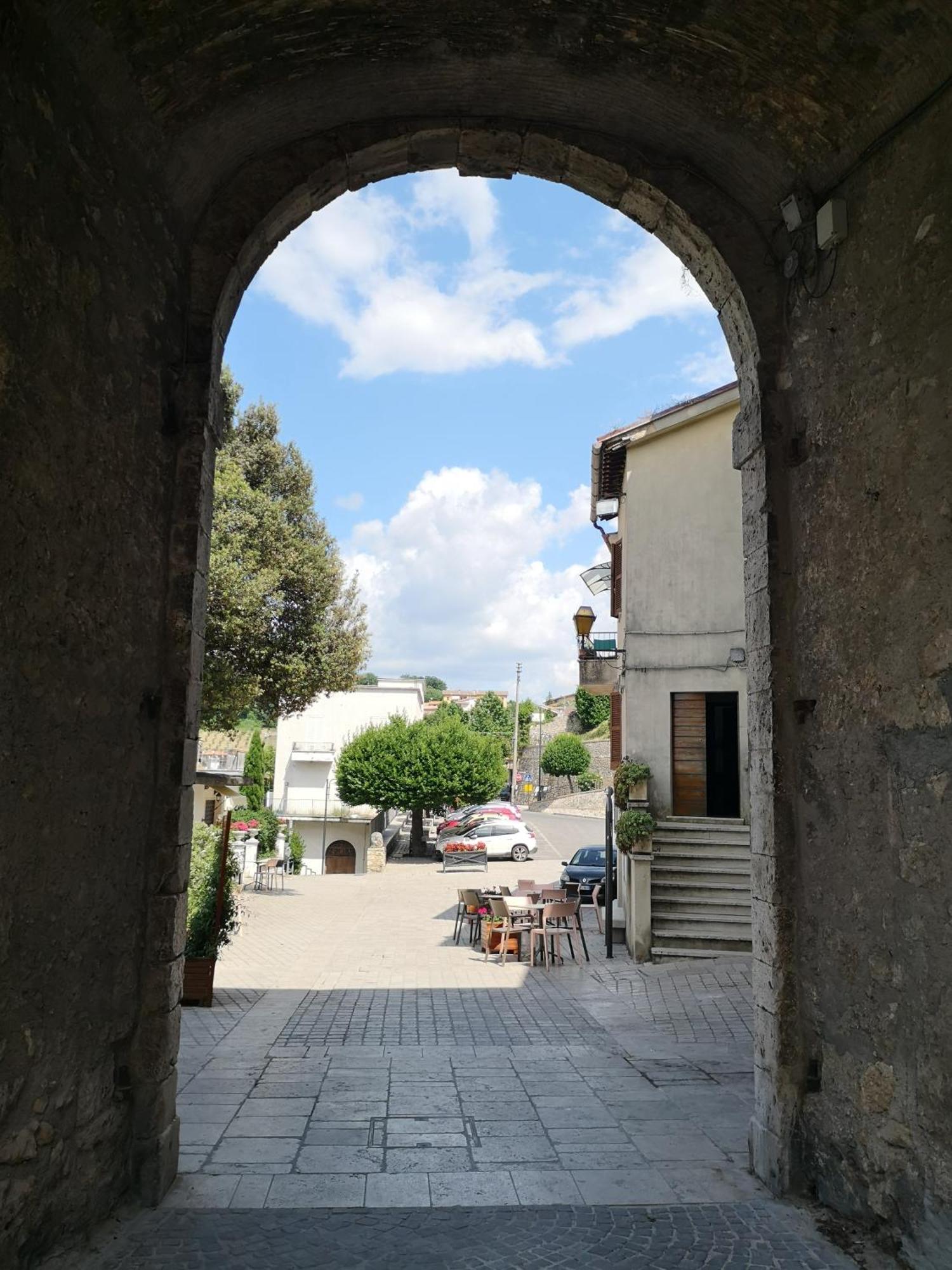 Apartmán La Casa In Piazza Toffia Exteriér fotografie