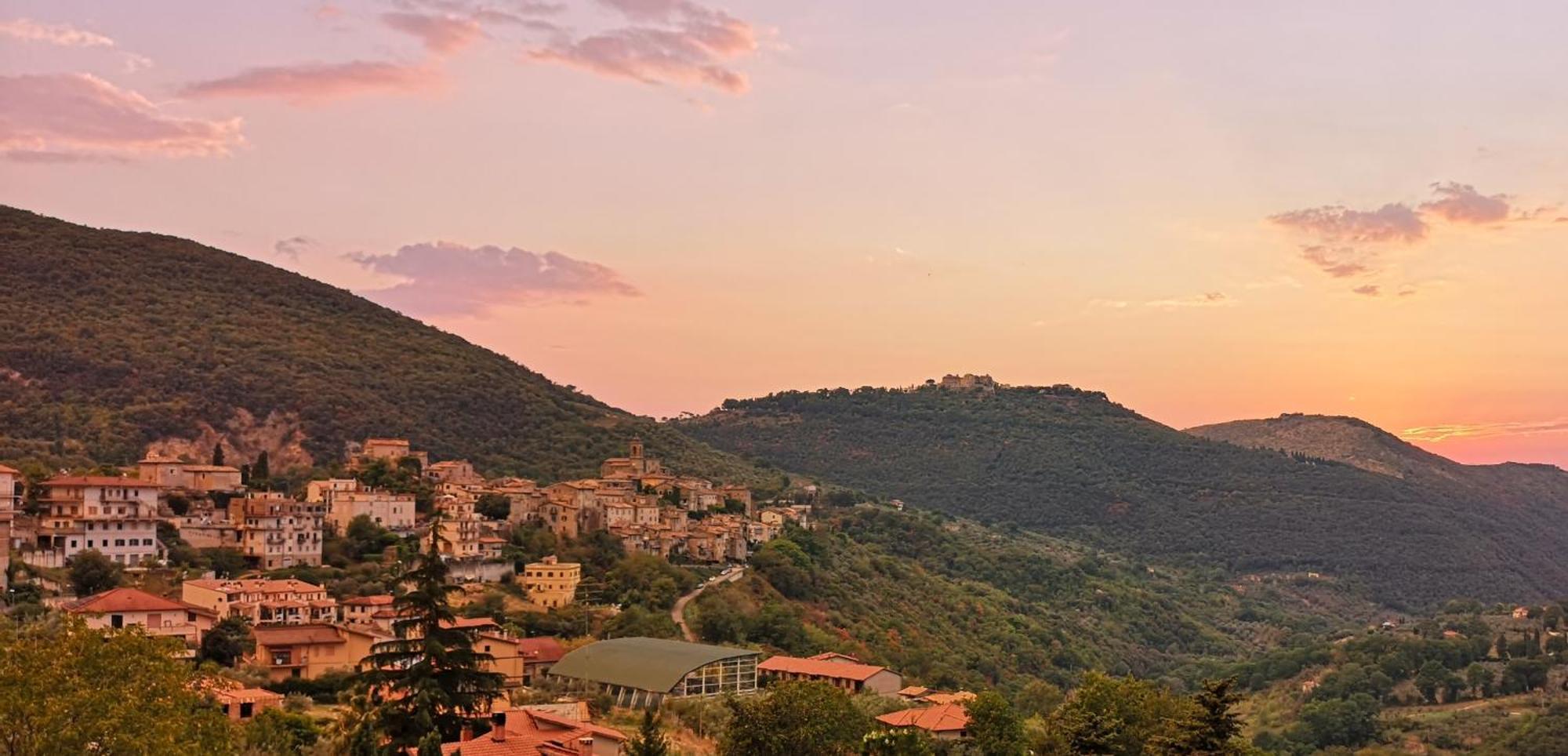 Apartmán La Casa In Piazza Toffia Exteriér fotografie