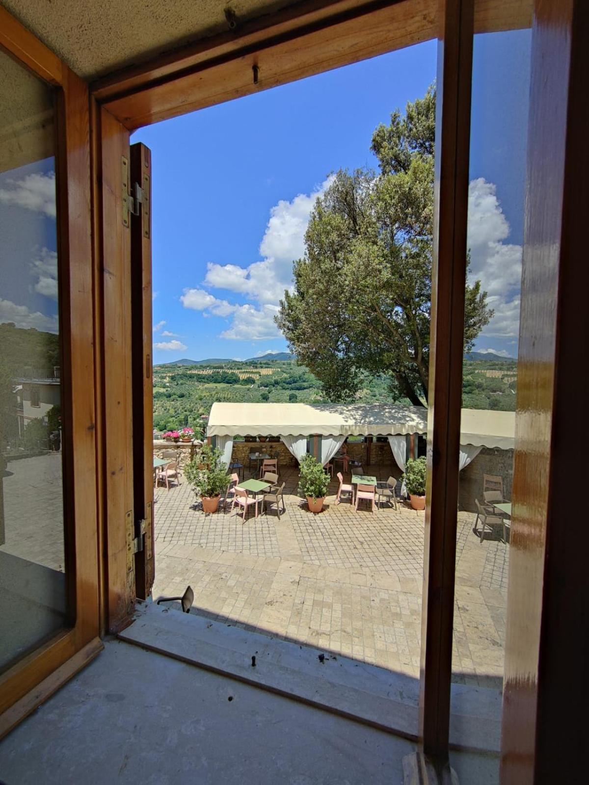Apartmán La Casa In Piazza Toffia Exteriér fotografie