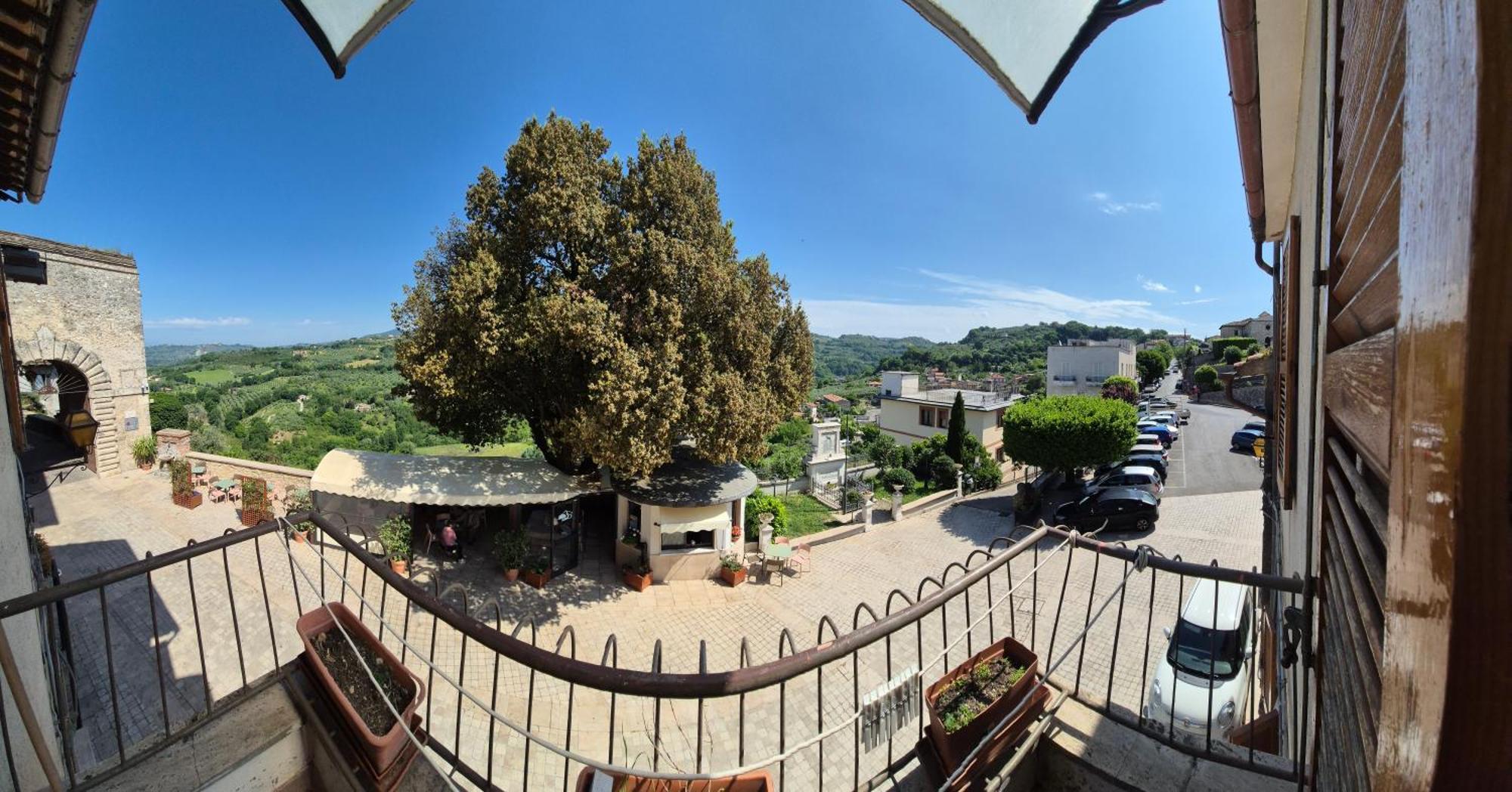 Apartmán La Casa In Piazza Toffia Exteriér fotografie